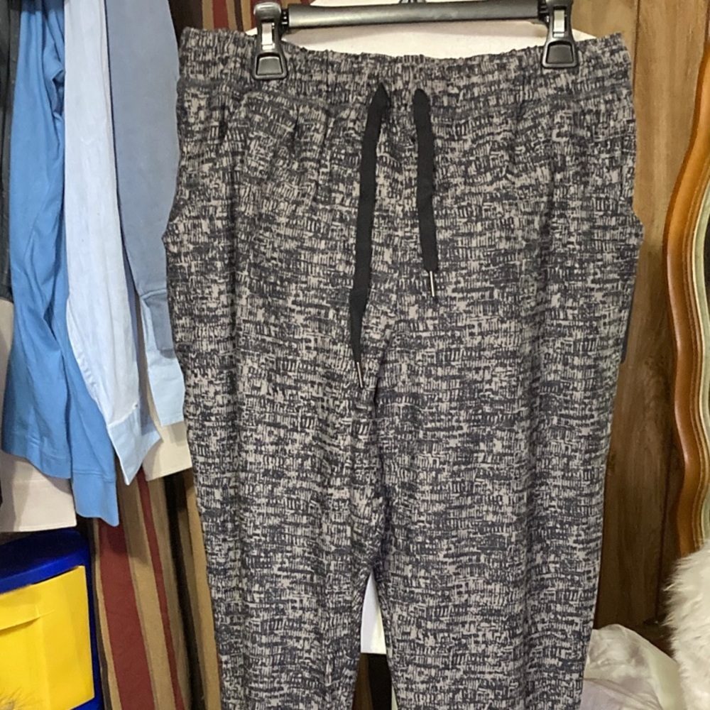 Scorpio Sol Charcoal and Light Gray Kids Joggers NWT